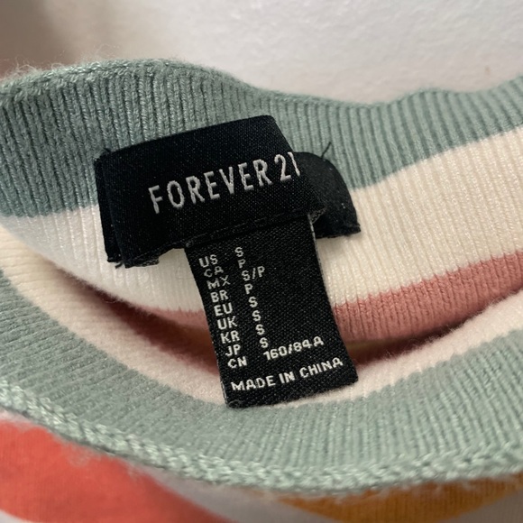 3/$20! ✨ Off the shoulder multi striped crop top - Picture 3 of 3